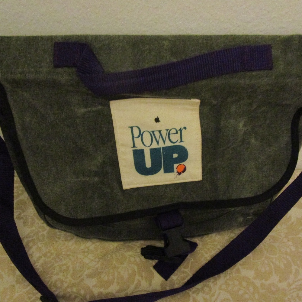 RARE Vintage  Apple Canvas  Bag w/ power up  Apple